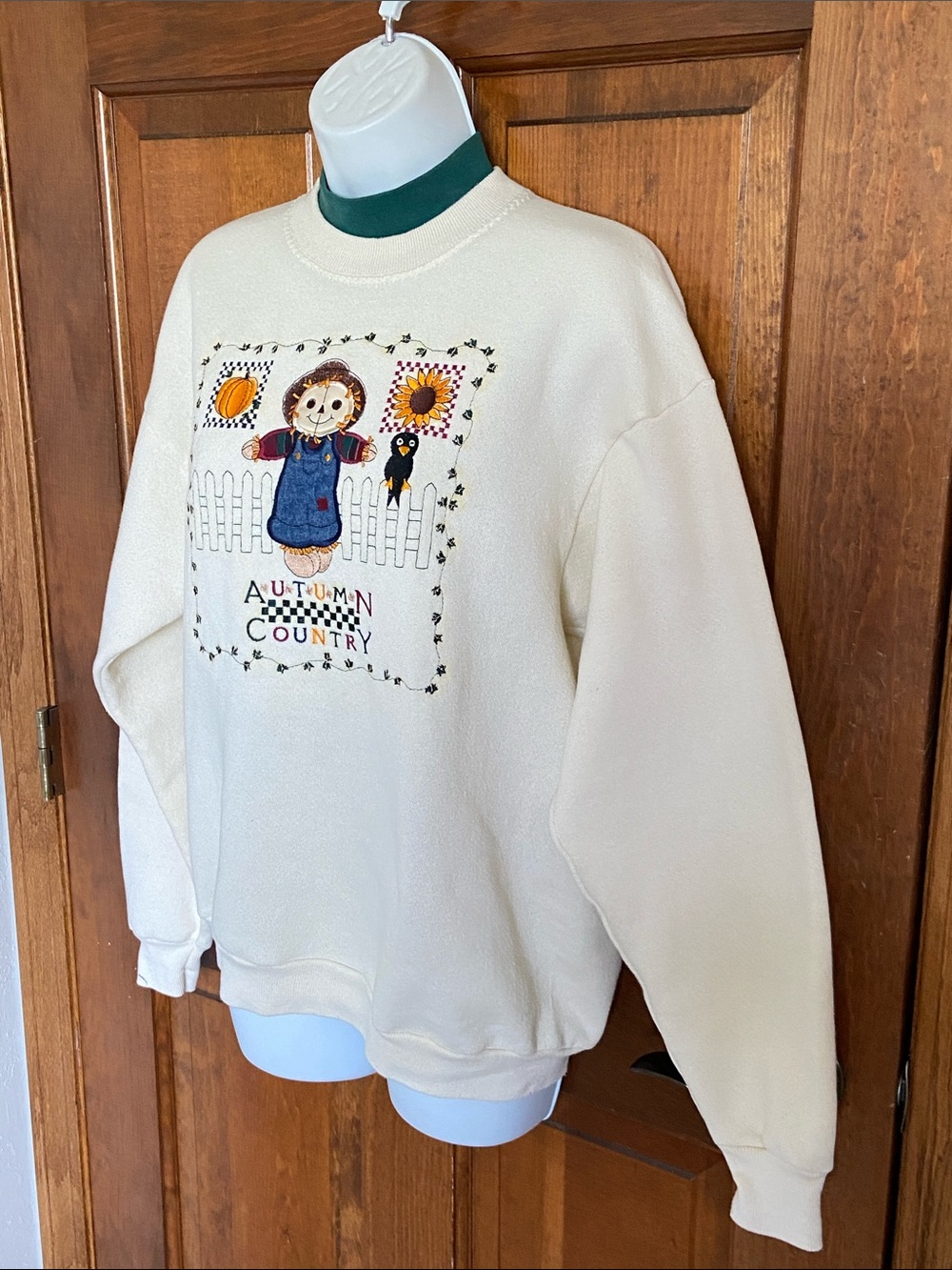 vintage Lee "Autumn Country" sweatshirt from the 1990s Embroidered Design Medium - Picture 4 of 11